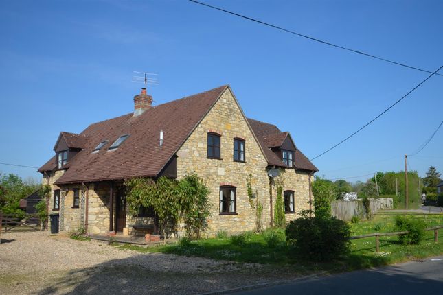 Moorside 3 bed detached house for sale