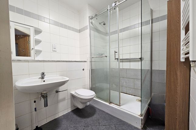2 bed flat