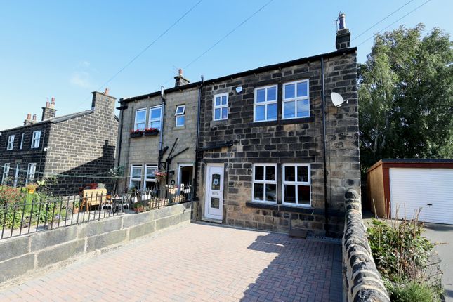 Football, Yeadon, Leeds, West... 3 bed semi
