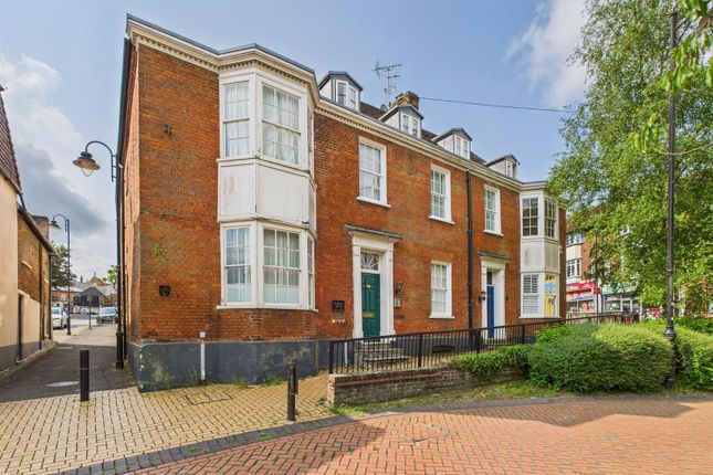 Windover Mews, Cross Street... 1 bed apartment for sale
