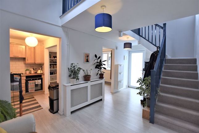 2 bedroom detached house for sale