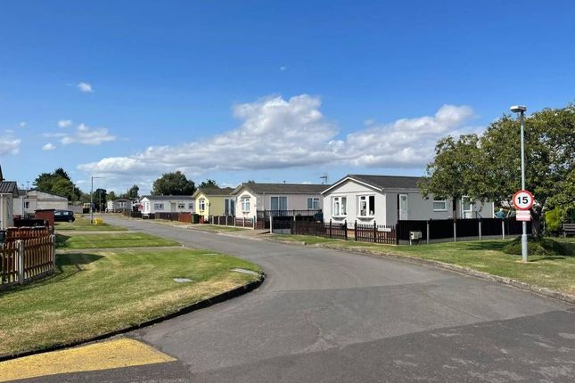 Scunthorpe 2 bed park home for sale
