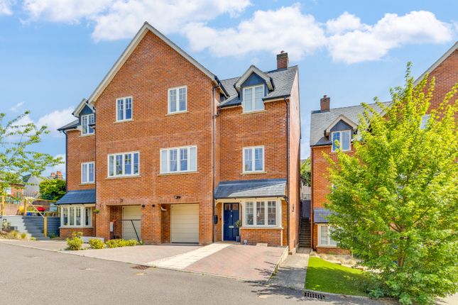 4 bedroom semi-detached house for sale