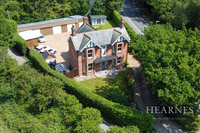 Ringwood Road, Ferndown, BH22 4 bed detached house for sale