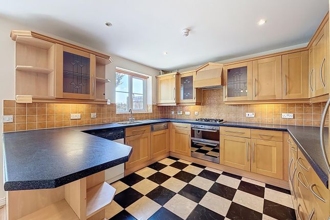 4 bedroom town house for sale