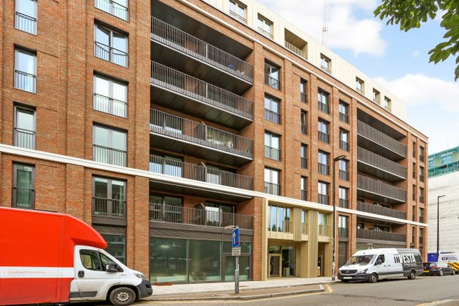 Studio flat for sale