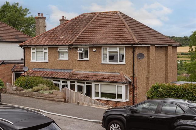 Woodlands Grove, Coulsdon CR5 3 bed house for sale