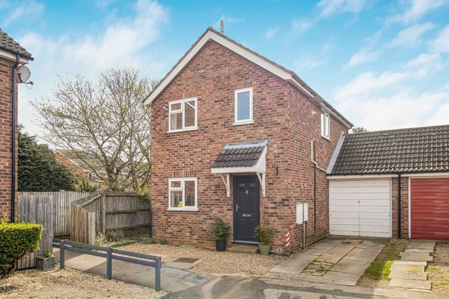 Hawthorn Way, Sawtry, Cambridgeshire. 3 bed link detached house for sale