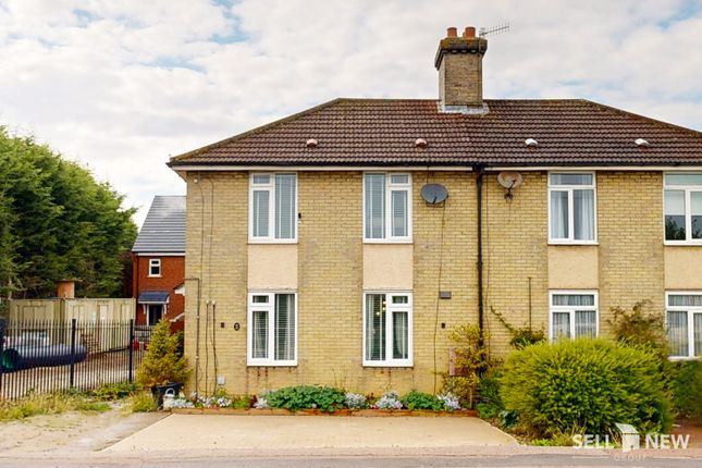 Roxton Road, Great Barford MK44 3 bed semi