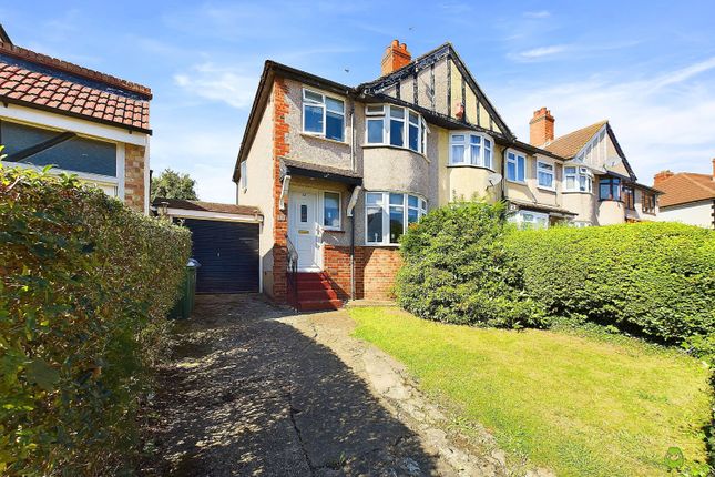 Collindale Avenue, Erith, Kent, DA8 3 bed semi