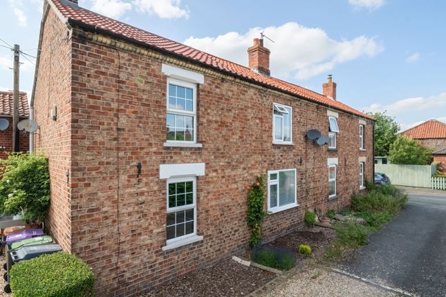 2 bedroom semi-detached house for sale