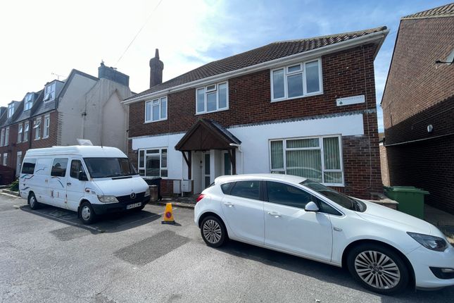 2 bed flat