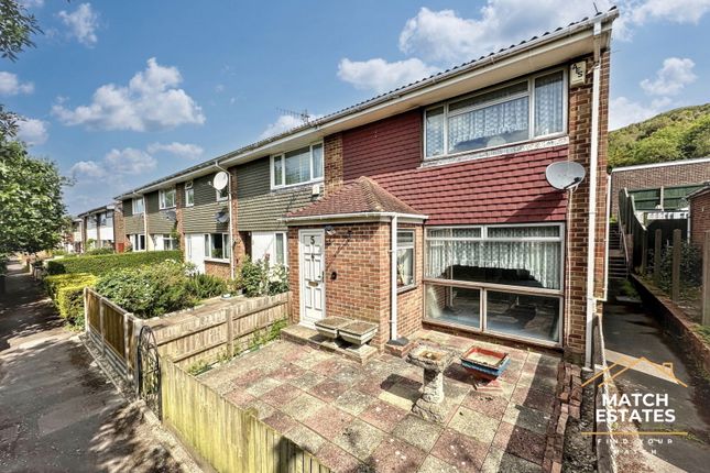 Sugar Loaf Walk, Folkestone CT19 2 bed end of terrace house for sale