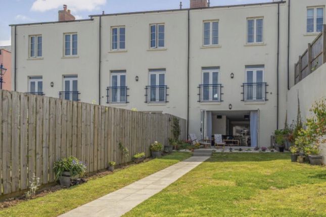 4 bedroom terraced house for sale