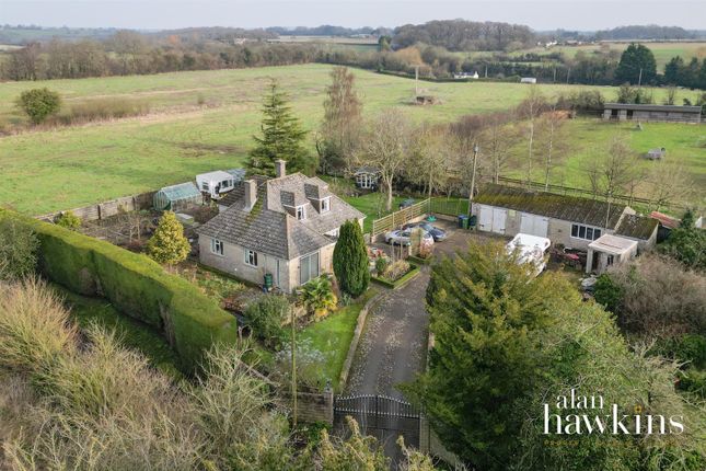 Farthing Lane, Lyneham SN15 4 3 bed detached bungalow for sale