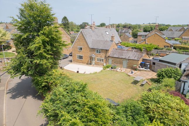 Banbury Lane, Byfield NN11 3 bed cottage for sale