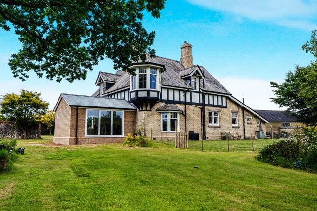 5 bedroom country house for sale
