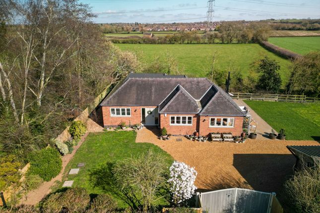 Leire Lane, Broughton Astley, LE9 4 bed detached bungalow for sale