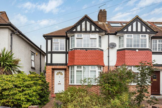 Devon Avenue, Twickenham, TW2 3 bed end of terrace house for sale