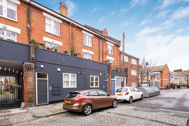 Mount Pleasant Crescent, Stroud Green 2 bed flat for sale
