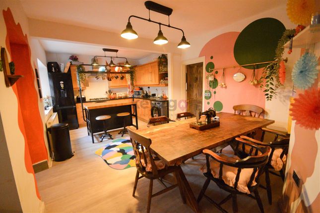 Bishop Hill, Sheffield, S13 3 bed end of terrace house for sale