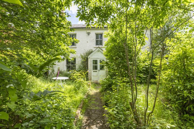 Lower Village Road, Ascot SL5 2 bed detached house for sale