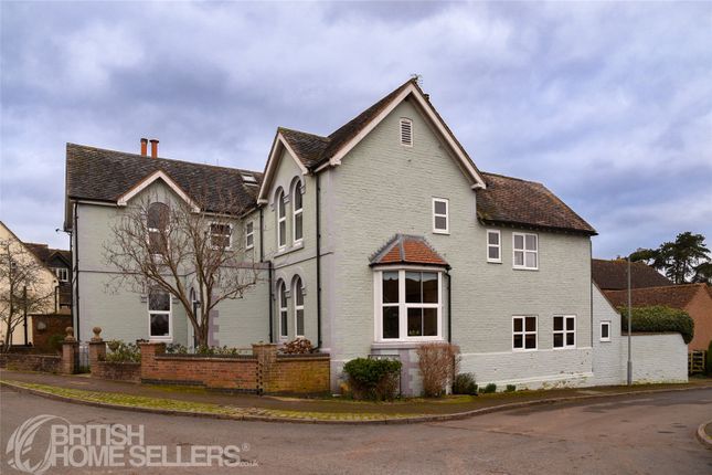 5 bed semi-detached house