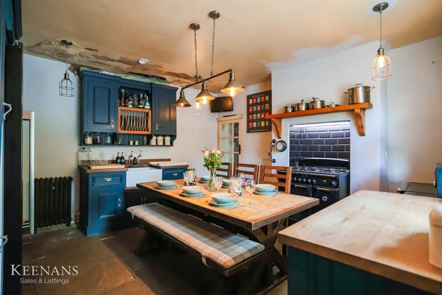4 bed link detached house