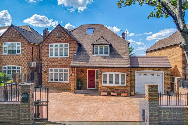 Coolgardie Avenue, Chigwell IG7 4 bed detached house for sale