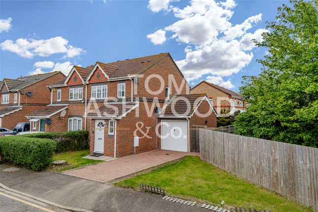 Wanderer Drive, Barking, IG11 3 bed end of terrace house for sale