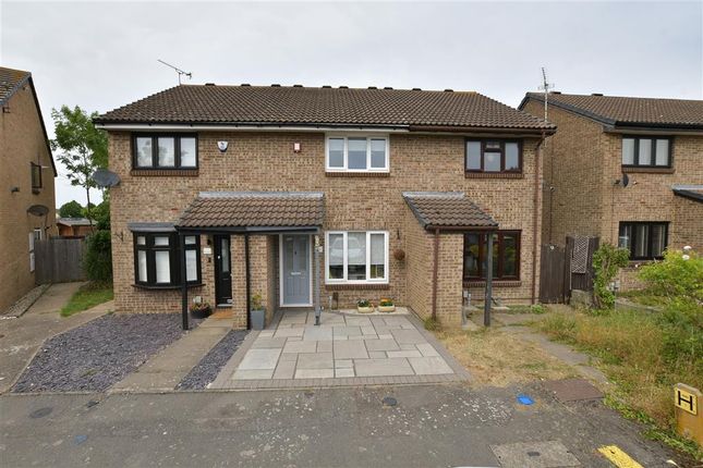 Sarre Avenue, Hornchurch, Essex 2 bed terraced house for sale