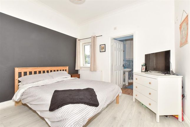 Broomfield Road, Folkestone, Kent 2 bed ground floor flat for sale