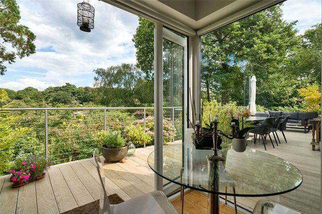 Huntingford Close, Surrey GU26 3 bed bungalow for sale