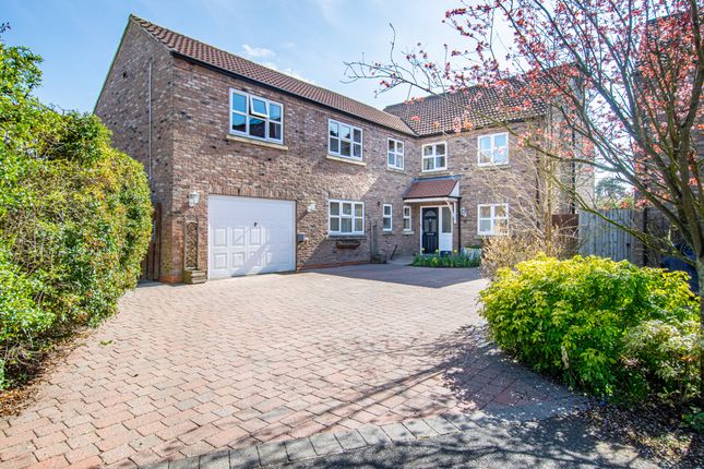 Riccall YO19 6 bed detached house for sale