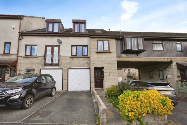 2 bedroom town house for sale