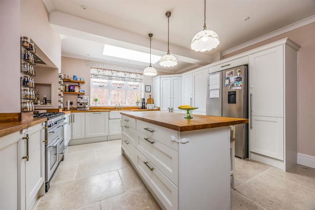 Northern Parade, Portsmouth PO2 5 bed house for sale
