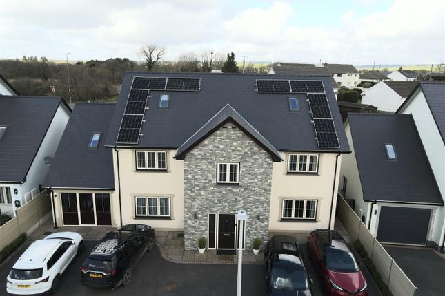 9, Clos Y Fedw, Rhydargaeuau, Carmarthen 5 bed detached house for sale