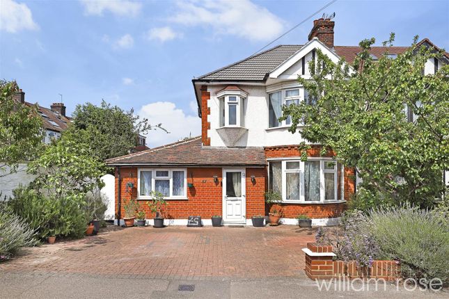 Broadmead Road, Woodford Green IG8 4 bed semi