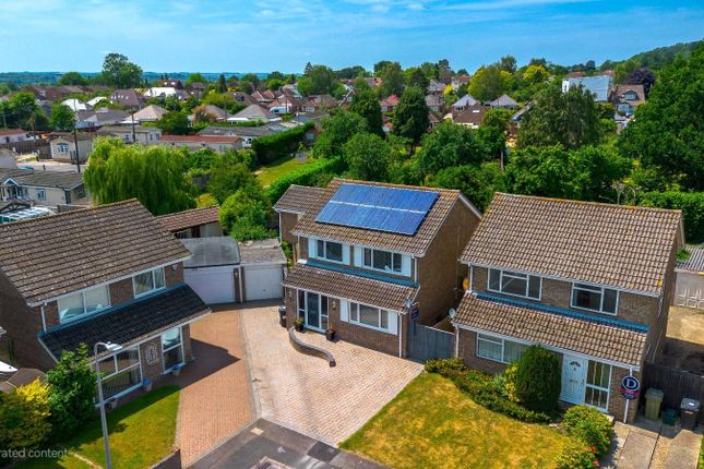 Mersey Way, Thatcham, Berkshire, RG18 4 bed detached house for sale