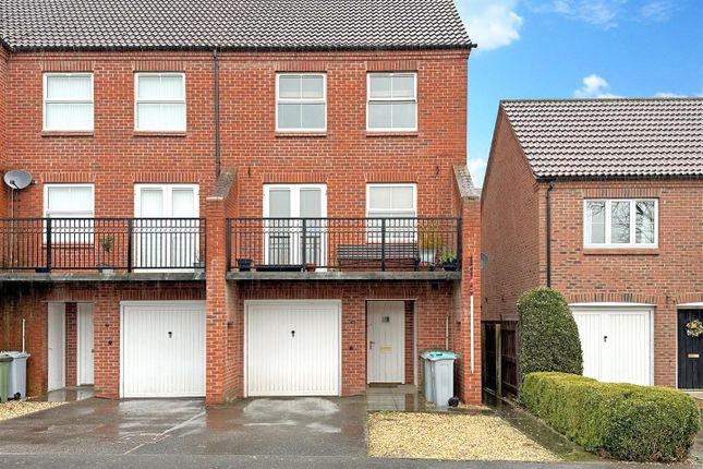 Cormack Lane, Fernwood, Newark 4 bed end of terrace house for sale