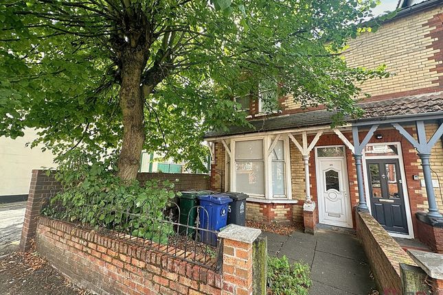 5 bedroom end of terrace house for sale