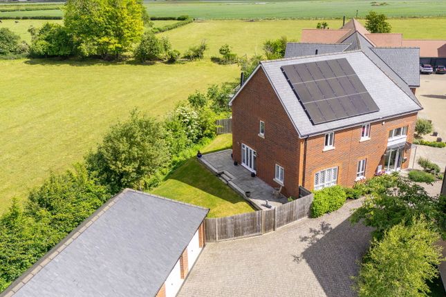 5 bedroom semi-detached house for sale