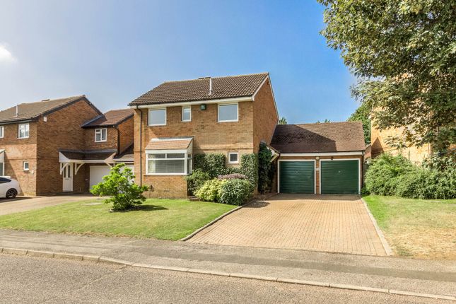 Shakespeare Close, Newport Pagnell MK16 4 bed detached house for sale