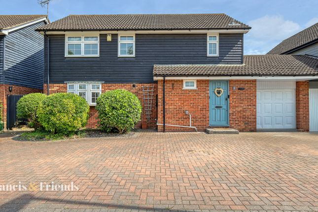 Badgers Mount, Grays, RM16 4 bed detached house for sale
