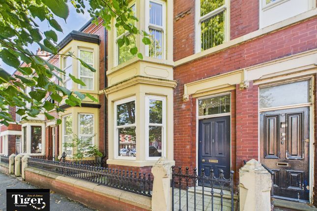 5 bedroom terraced house for sale