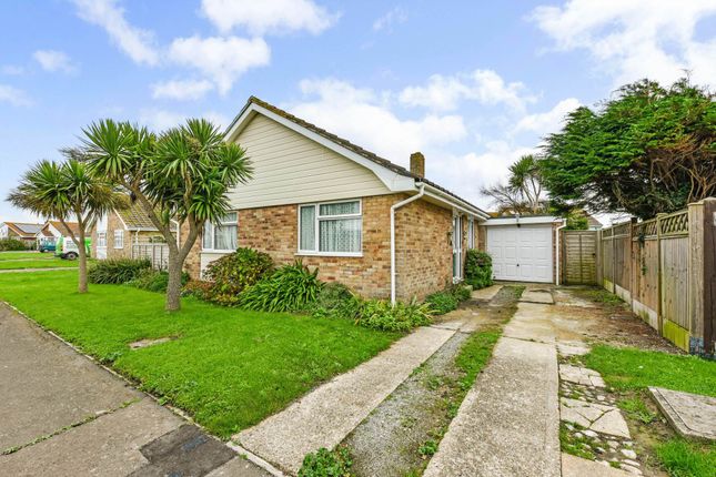 Sandringham Close, Bracklesham Bay, PO20 3 bed detached bungalow for sale