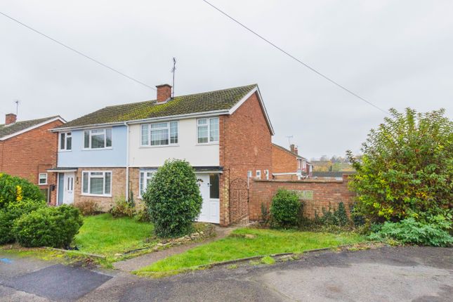 Mountfield Road, Irthlingborough NN9 3 bed semi