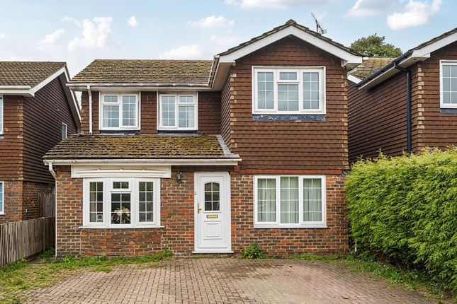 Rowan Tree Close, Liss, GU33 4 bed detached house for sale