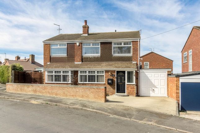 Mill Road, Wellingborough NN29 4 bed detached house for sale