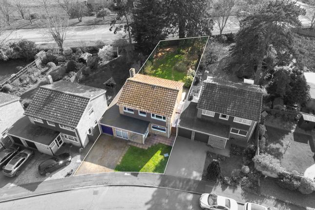 Oaklands, Huntingdon PE28 4 bed detached house for sale